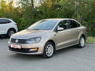 2016 Volkswagen Polo V Рестайлинг, бежевый, 1050000 рублей, вид 1