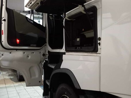 2017 Volvo FH, белый, 7450000 рублей, вид 4