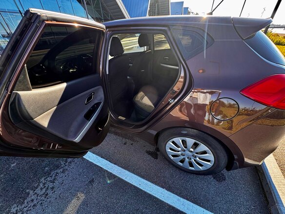 2013 Kia Ceed II, коричневый, 840000 рублей - вид 15
