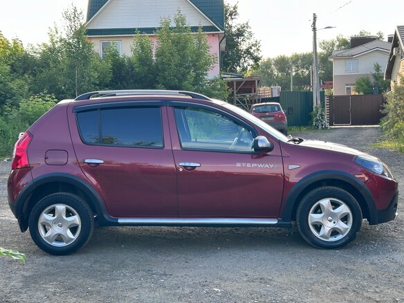 2011 Renault Sandero Stepway I, красный, 620000 рублей - вид 6