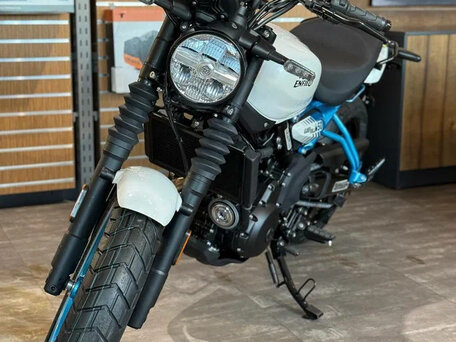 2025 Royal Enfield Guerrilla 450, белый, 559000 рублей, вид 5