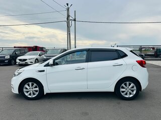 2015 Kia Rio III Рестайлинг, белый, 1049000 рублей, вид 3