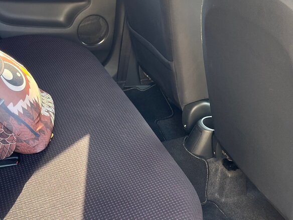 2012 Mitsubishi Mirage VI, серебристый - вид 16