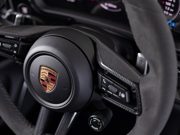 2026 Porsche Cayenne GTS III Рестайлинг, серый, 23690000 рублей - вид 15