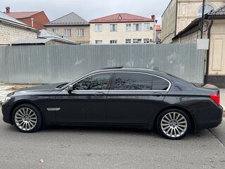 2010 BMW 7 серии Long 740Li V (F01/F02/F04), серый, 1750000 рублей, вид 5