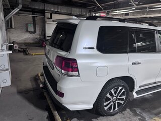 2018 Toyota Land Cruiser 200 Series Рестайлинг 2, белый, 6200000 рублей, вид 5