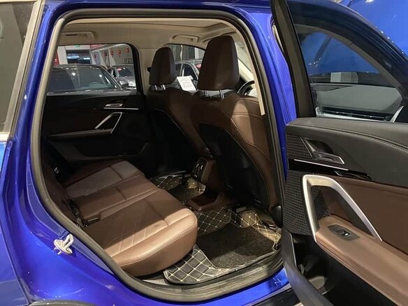 2023 BMW X1 Long 20Li sDrive III (U11/U12), синий, 2430000 рублей - вид 9