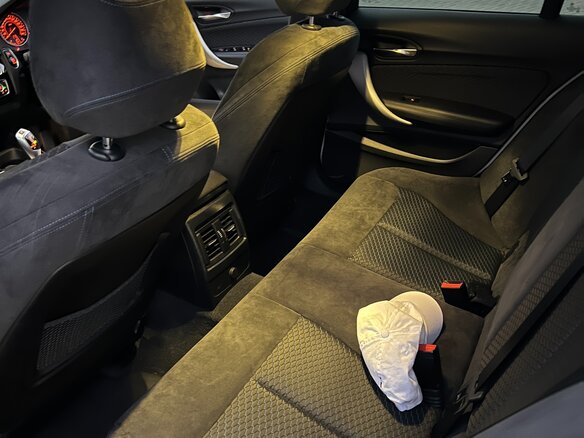 2015 BMW 1 серии 118i II (F20/F21) Рестайлинг, белый, 1499000 рублей - вид 13