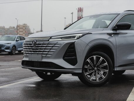 2024 Changan CS75 Plus III, серый, 3633201 рублей, вид 4