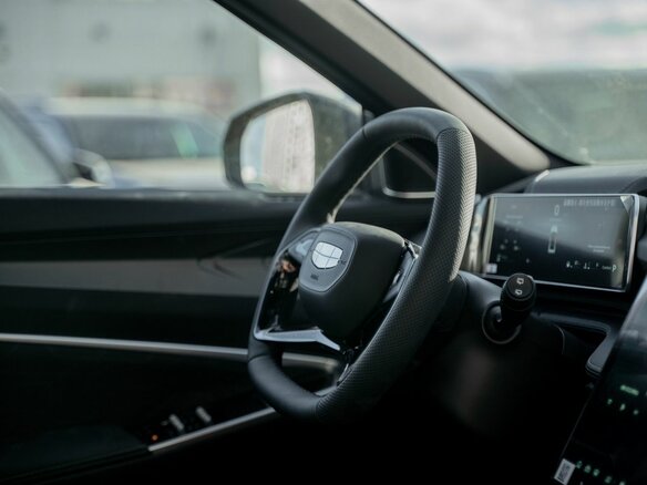 2025 Geely Cityray, серый, 2849990 рублей - вид 8