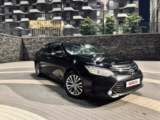 2015 Toyota Camry VII (XV50) Рестайлинг, чёрный, 1890000 рублей, вид 1