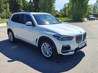 2021 BMW X5 30d IV (G05/G18), белый, 8150000 рублей, вид 2