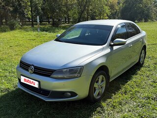 2011 Volkswagen Jetta VI, серебристый, 730000 рублей, вид 1