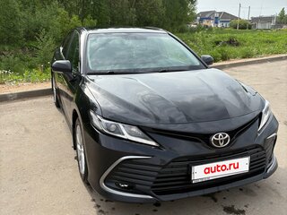 2021 Toyota Camry VIII (XV70) Рестайлинг, чёрный, 2300000 рублей, вид 2