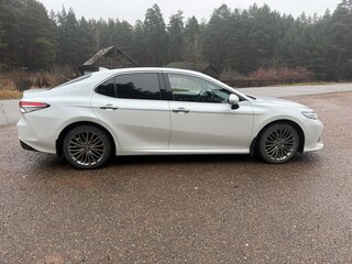 2020 Toyota Camry VIII (XV70), белый, 3000000 рублей, вид 4
