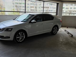 2019 Skoda Octavia III (A7) Рестайлинг, белый, 1700000 рублей, вид 1