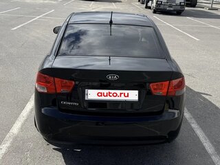 2010 Kia Cerato 6-speed II, чёрный, 390000 рублей, вид 4