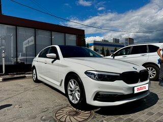 2019 BMW 5 серии 520d xDrive VII (G30/G31/G38), белый, 2300000 рублей, вид 4