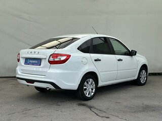 2021 Lada (ВАЗ) Granta I Рестайлинг, белый, 625000 рублей, вид 4