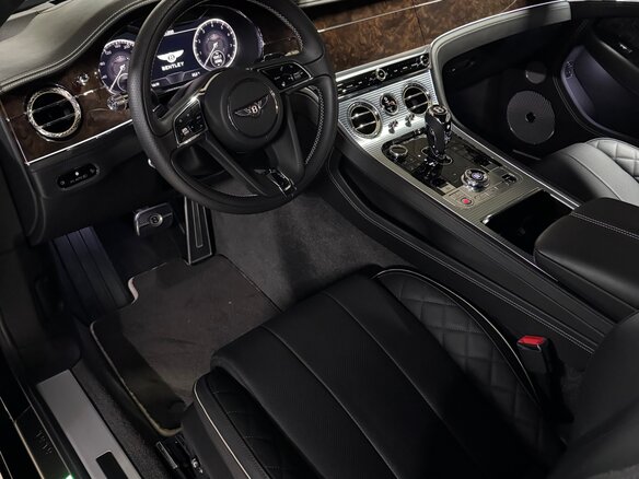 2019 Bentley Continental GT III, чёрный, 17400000 рублей - вид 6