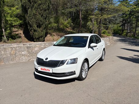 2018 Skoda Octavia III (A7) Рестайлинг, белый, 1690000 рублей, вид 2
