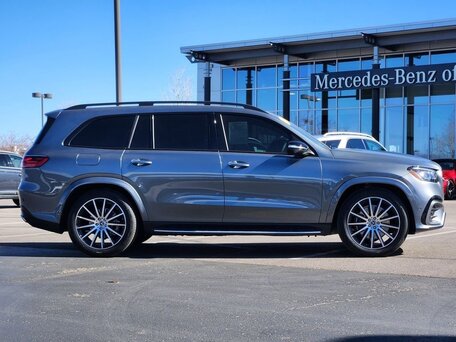 2026 Mercedes-Benz GLS 580 II (X167) Рестайлинг, серебристый, 16253773 рублей, вид 4