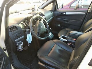 2010 Opel Zafira B Рестайлинг, жёлтый, 600000 рублей, вид 5