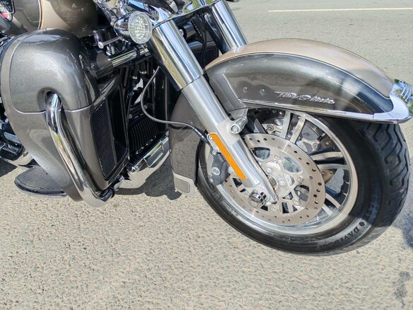2023 Harley-Davidson Tri Glide, коричневый, 3900000 рублей - вид 8