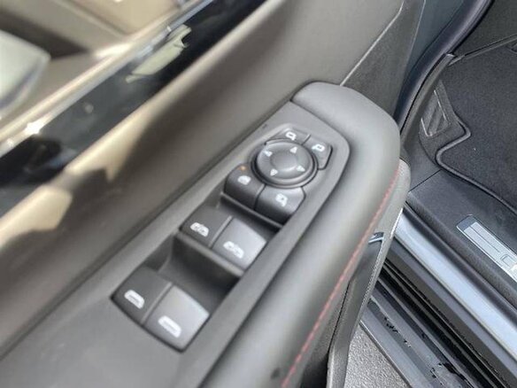 2026 Chevrolet Tahoe V Рестайлинг, серый, 15100577 рублей - вид 18
