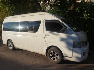 2005 Toyota HiAce H200, белый, 1900001 рублей, вид 1
