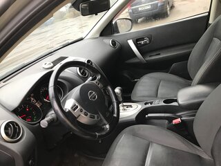 2011 Nissan Qashqai I Рестайлинг, серебристый, 800000 рублей, вид 4