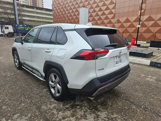 2021 Toyota RAV4 V (XA50), белый, 3550000 рублей, вид 3