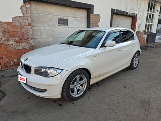 2011 BMW 1 серии 116i I (E81/E82/E87/E88) Рестайлинг, белый, 800000 рублей, вид 1