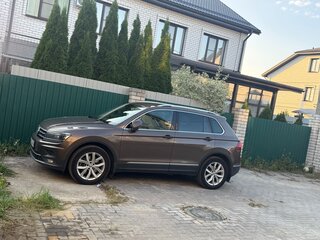 2018 Volkswagen Tiguan II, коричневый, 2100000 рублей, вид 5
