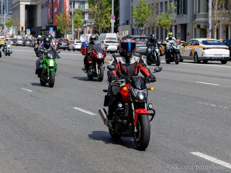 2013 Honda NC 700S, красный, 455990 рублей, вид 2