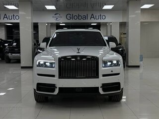 2023 Rolls-Royce Cullinan Black Badge I (Series I), белый, 43000000 рублей, вид 1