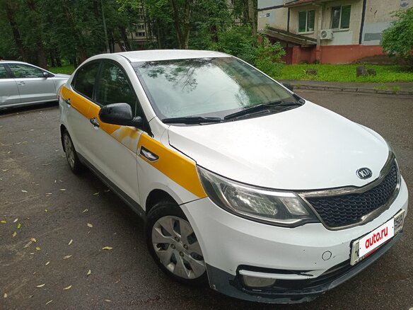 2016 Kia Rio III Рестайлинг, белый, 420000 рублей - вид 1