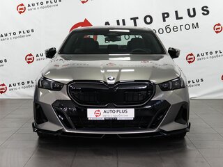 2023 BMW 5 серии 540i xDrive VIII (G60/G61/G68), серый, 10400000 рублей, вид 3