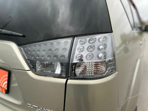 2008 Mitsubishi Outlander II, бежевый - вид 9