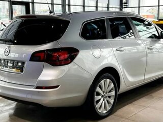 2012 Opel Astra J Рестайлинг, серебристый, 850000 рублей, вид 3