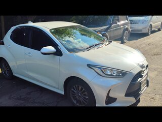 2020 Toyota Yaris IV, белый, 1320000 рублей, вид 2