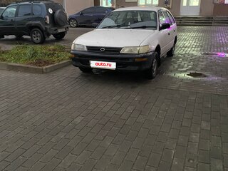 2001 Toyota Corolla VII (E100), белый, 150000 рублей, вид 2