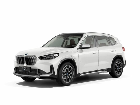 2024 BMW iX1 xDrive 30L, белый, 5890000 рублей