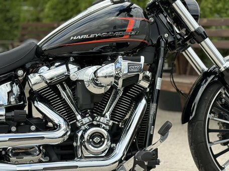 2022 Harley-Davidson Breakout, чёрный, 2200000 рублей, вид 2