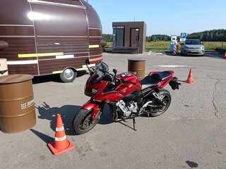 2010 Yamaha FZ1, красный, 640000 рублей, вид 2