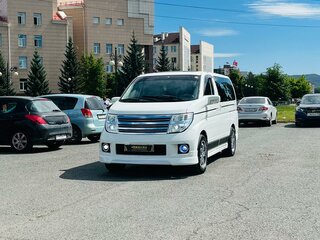 2005 Nissan Elgrand II (E51), белый, 1399000 рублей, вид 2