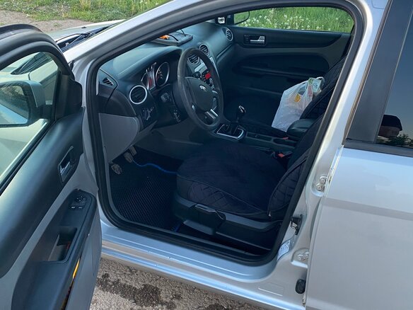 2008 Ford Focus II Рестайлинг, серебристый, 450000 рублей - вид 5