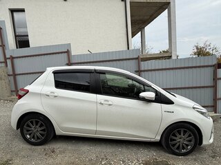 2019 Toyota Vitz III (XP130) Рестайлинг, белый, 1439000 рублей, вид 4