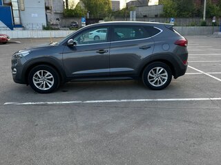 2017 Hyundai Tucson III, серый, 1870000 рублей, вид 2