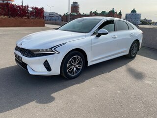 2020 Kia K5 III, белый, 2600000 рублей, вид 2